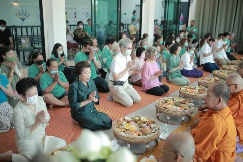 Buddhist ceremony inaugurating the Bangkok meditation centre